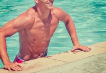 여름철 건강 지키는 생활 습관 5가지 man holding concrete floor